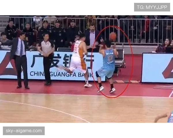 回场规则差异解析：NBA与FIBA在球权转换时的回场判罚标准有何不同？